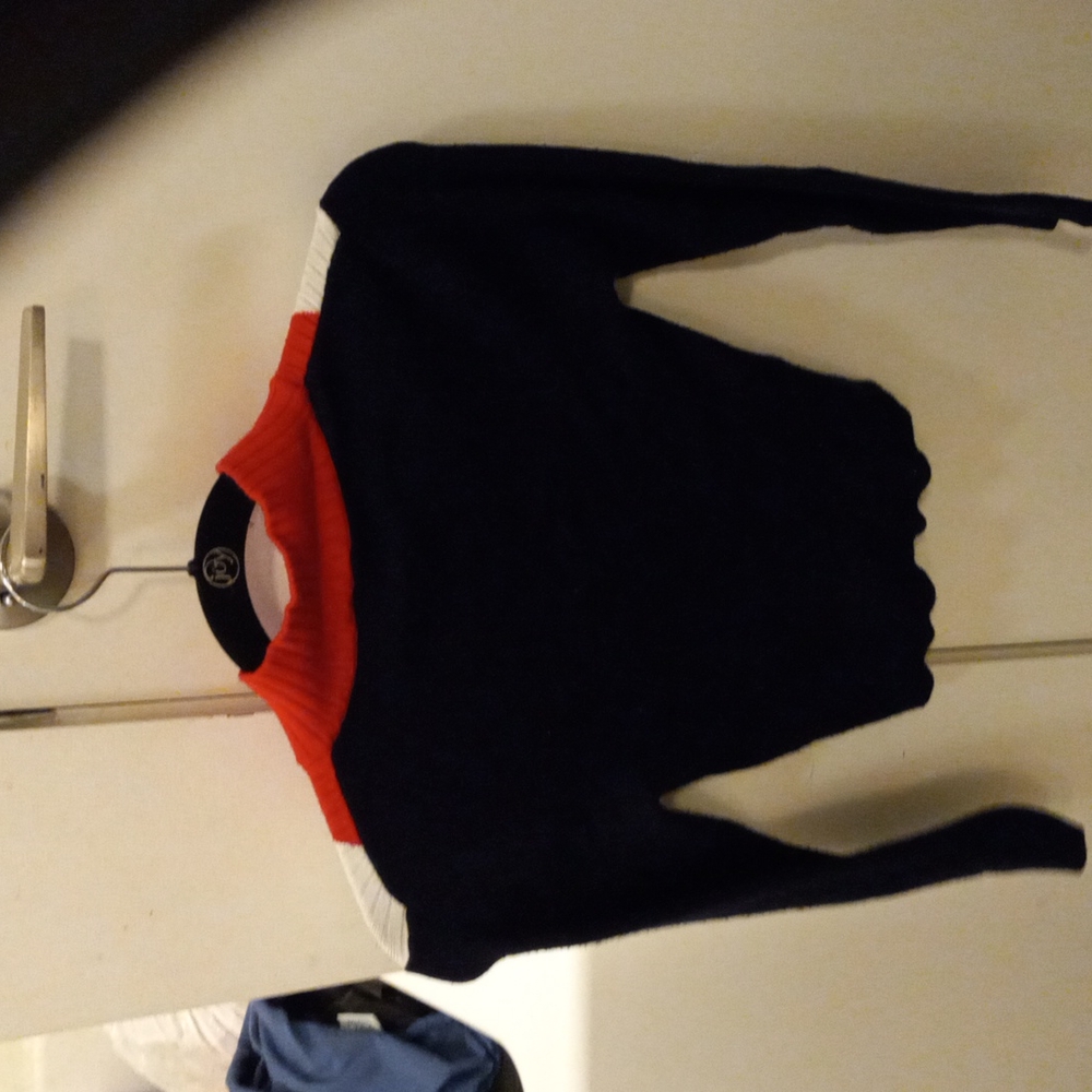 Divided sweater - Picture 3 of 4